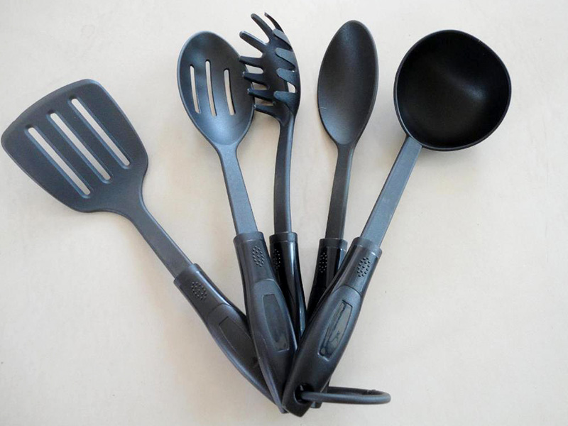 如何查找廚具批發(fā)商？詳細(xì)尋找方法！